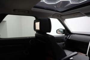 2020 Land Rover Discovery 2.0 Si4 Hse Auto 4WD Euro 6 (s/s) 5dr in Orange — image 6