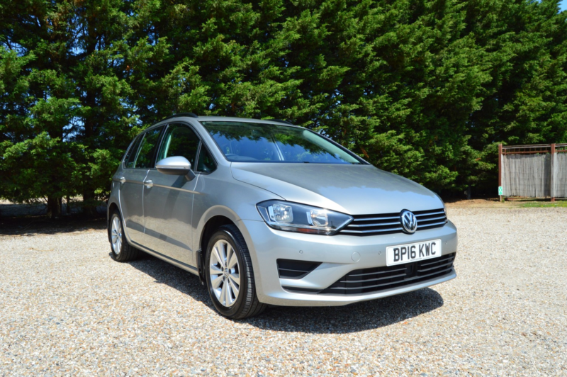 2016 Volkswagen Golf Sv 1.4 Tsi Bluemotion Tech Se in Silver — image 1