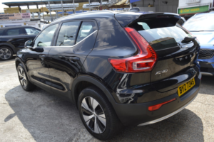 2022 Volvo Xc40 1.5 Core T4 (211 Hp) Auto in Black — image 4