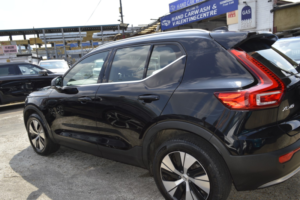 2022 Volvo Xc40 1.5 Core T4 (211 Hp) Auto in Black — image 5