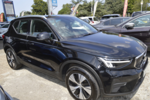 2022 Volvo Xc40 1.5 Core T4 (211 Hp) Auto in Black — image 6