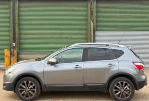 2012 Nissan Qashqai 1.6 Dci Tekna 4WD Euro 5 5dr in Grey — image 6