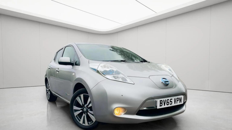 2015 Nissan Leaf 24kwh Tekna Auto 5dr in Silver — image 1