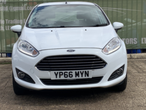 2016 Ford Fiesta 1.0 T Zetec in White — image 2