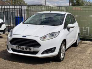 2016 Ford Fiesta 1.0 T Zetec in White — image 3