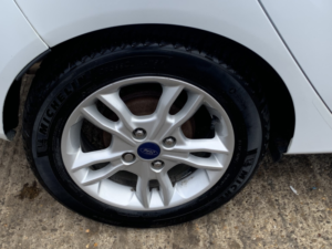 2016 Ford Fiesta 1.0 T Zetec in White — image 5