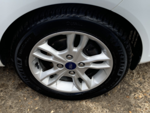 2016 Ford Fiesta 1.0 T Zetec in White — image 6