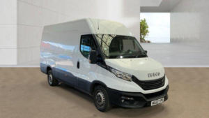 2022 Iveco Daily 2.3d Hpi 14v 35s 3520 Himatic Mwb H2 Euro 6 (s/s) 5dr in White — image 6
