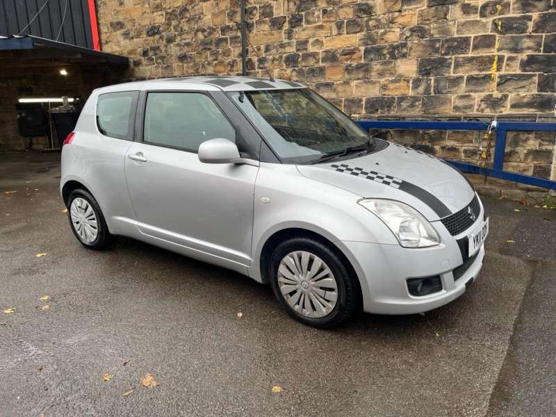 2011 Suzuki Swift 1.3 Sz3 3dr in Silver — image 1