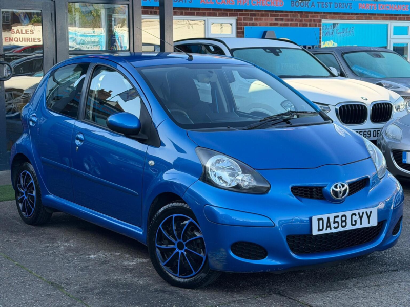 2009 Toyota Aygo 1.0 Vvt-I Blue Euro 4 5dr in Blue — image 1