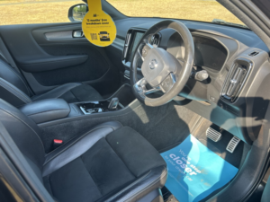 2020 Volvo Xc40 2.0 R-Design Pro D3 Automatic SUV in Black — image 5