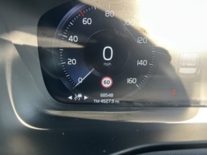 2020 Volvo Xc40 2.0 R-Design Pro D3 Automatic SUV in Black — image 6