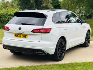 2020 Volkswagen Touareg 3.0 Tdi V6 Black Edition Tiptronic 4motion Euro 6 (s/s) 5dr in White — image 3