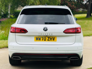 2020 Volkswagen Touareg 3.0 Tdi V6 Black Edition Tiptronic 4motion Euro 6 (s/s) 5dr in White — image 5