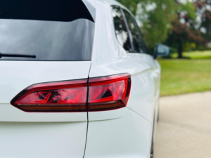 2020 Volkswagen Touareg 3.0 Tdi V6 Black Edition Tiptronic 4motion Euro 6 (s/s) 5dr in White — image 6