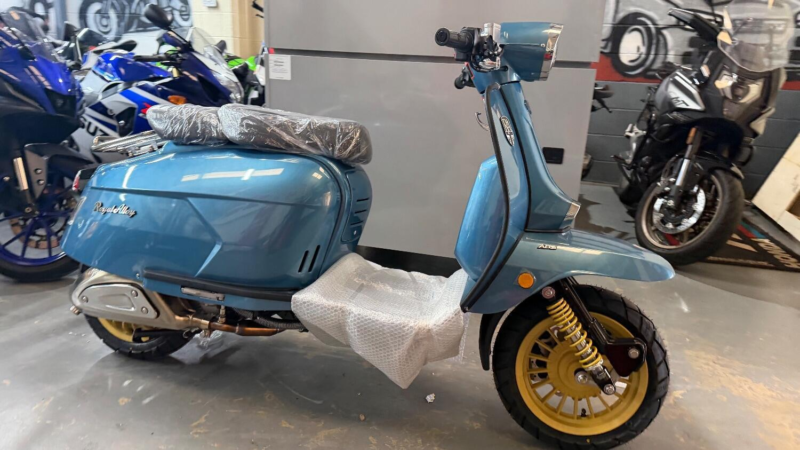 2025 Royal Alloy Gp350 Se Blue in Blue — image 1