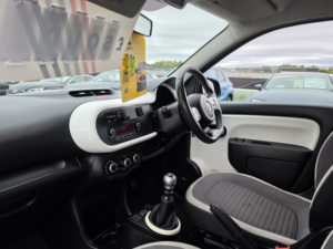 2016 Renault Twingo 0.9 Tce Energy Dynamique Hatchback 5dr Petrol Manual Euro 6 (s/s) (90 Ps) in Black — image 5