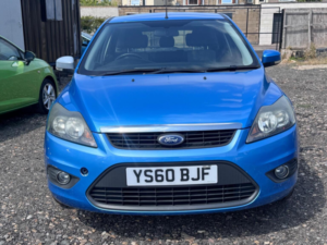 2011 Ford Focus 1.6 Zetec 5dr in Blue — image 2