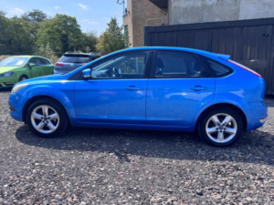 2011 Ford Focus 1.6 Zetec 5dr in Blue — image 6