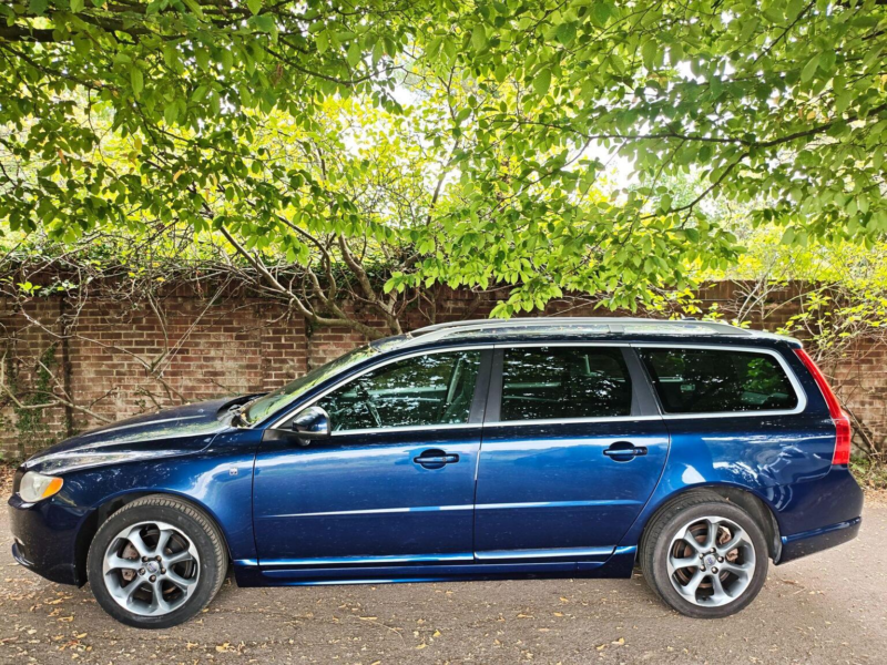 2013 Volvo V70 1.6 T4 Se Lux Estate 5dr Petrol Powershift Euro 5 (180 Ps) in Blue — image 1