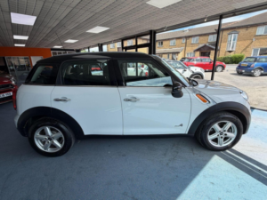 2014 MINI Countryman 1.6 Cooper All4 Euro 6 (s/s) 5dr in White — image 2
