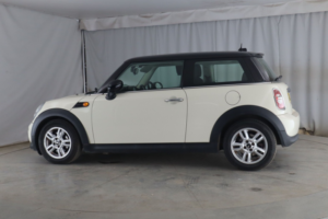 2012 MINI Hatch 1.6 Cooper Hatch in White — image 3