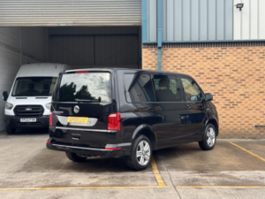 2019 Volkswagen Transporter 2.0 Tdi T32 Bluemotion Tech Highline Kombi DSG Fwd Swb Euro 6 (s/s) 5dr in Black — image 6