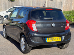 2015 Vauxhall Viva 1.0i Sl Euro 6 5dr in Black — image 4