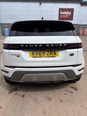 2019 Land Rover Range Rover Evoque 2.0 D150 SUV 5dr Diesel Manual Fwd Euro 6 (s/s) (150 Ps) in White — image 4