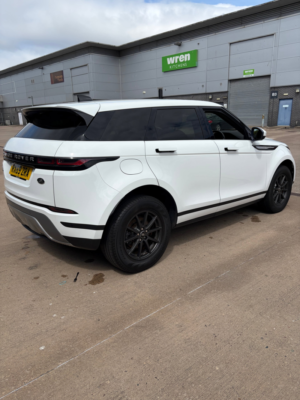 2019 Land Rover Range Rover Evoque 2.0 D150 SUV 5dr Diesel Manual Fwd Euro 6 (s/s) (150 Ps) in White — image 5