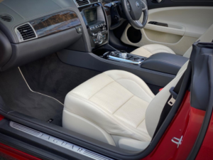 2014 Jaguar Xk 5.0 V8 Portfolio in Red — image 6