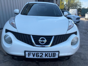 2013 Nissan Juke 1.6 Acenta Premium CVT Euro 5 5dr in White — image 2