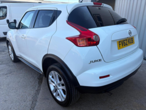 2013 Nissan Juke 1.6 Acenta Premium CVT Euro 5 5dr in White — image 5