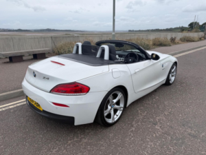 2010 BMW Z4 2.5 23i M Sport Sdrive Euro 5 2dr in White — image 3