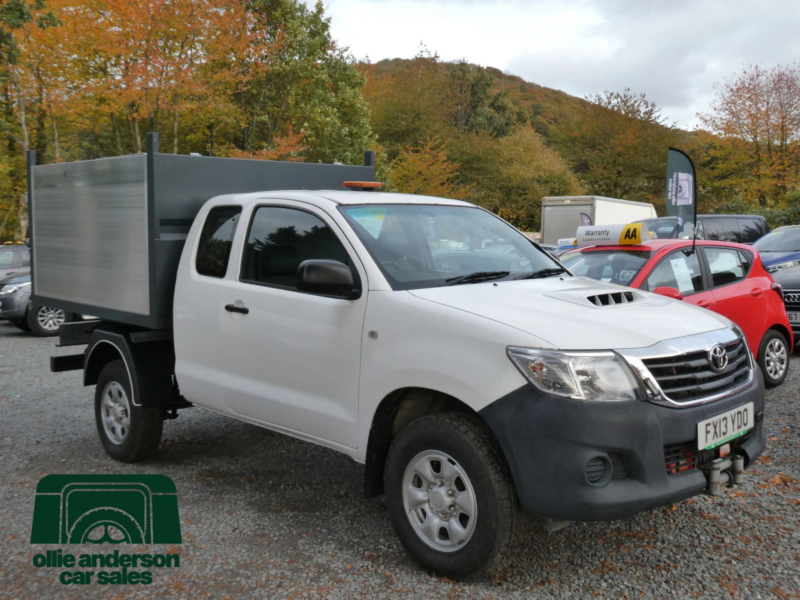 2013 Toyota Hilux 2.5 D-4d Hl2 Pickup Extended Cab 4dr Diesel Manual 4WD Euro 5 (144 Ps) in White — image 1