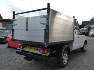 2013 Toyota Hilux 2.5 D-4d Hl2 Pickup Extended Cab 4dr Diesel Manual 4WD Euro 5 (144 Ps) in White — image 3
