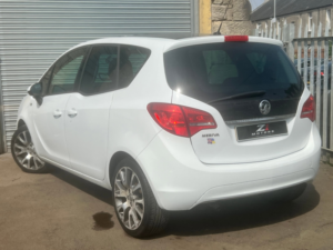 2011 Vauxhall Meriva 1.4 16v Exclusiv Limited Edition MPV 5dr Petrol Manual Euro 5 (100 Ps) in White — image 2
