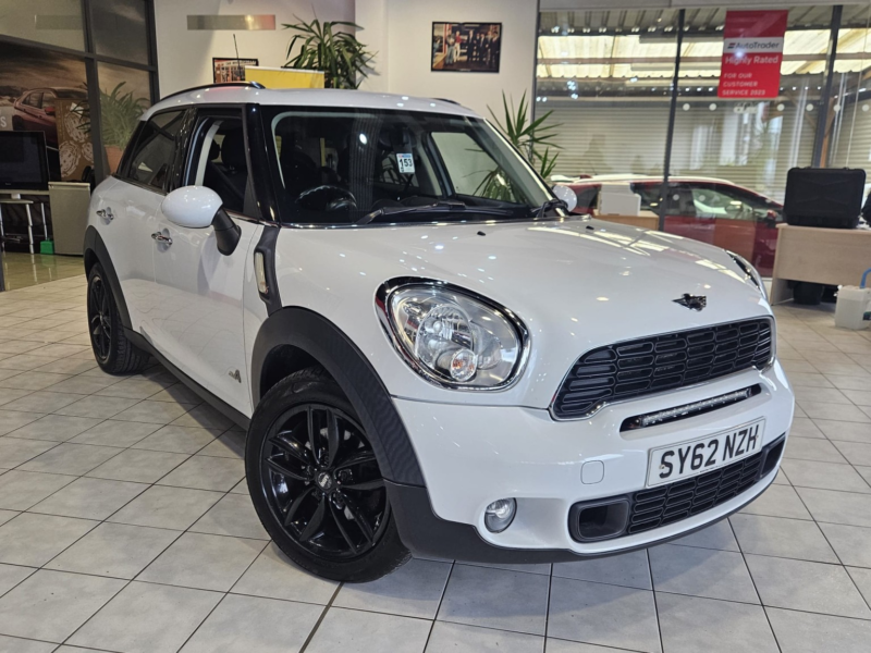 2012 MINI Countryman 2.0 Cooper Sd All4 Countryman in White — image 1