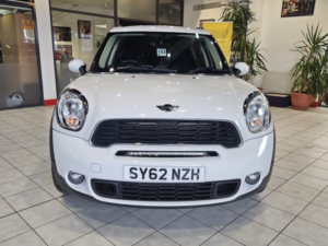 2012 MINI Countryman 2.0 Cooper Sd All4 Countryman in White — image 2