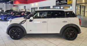2012 MINI Countryman 2.0 Cooper Sd All4 Countryman in White — image 4