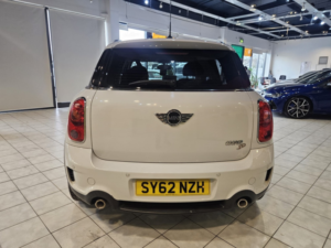2012 MINI Countryman 2.0 Cooper Sd All4 Countryman in White — image 6