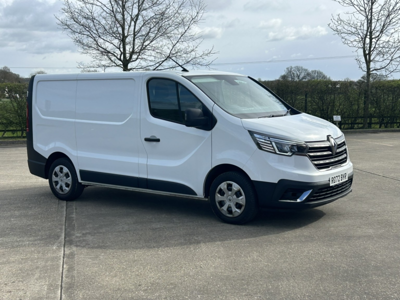 2022 Renault Trafic 2.0 Sl28 Blue Dci 130 Business Panel Van My22 in White — image 1