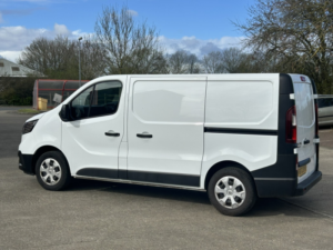 2022 Renault Trafic 2.0 Sl28 Blue Dci 130 Business Panel Van My22 in White — image 4