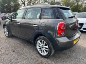 2012 MINI Countryman 1.6 Cooper D Euro 5 (s/s) 5dr in Grey — image 4