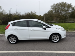 2012 Ford Fiesta 1.3 Zetec in White — image 2