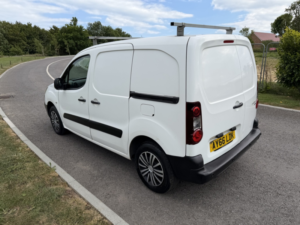 2016 Peugeot Partner 1.6 Bluehdi 854 Professional in White — image 3