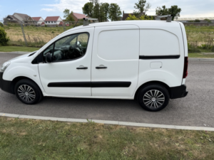 2016 Peugeot Partner 1.6 Bluehdi 854 Professional in White — image 4