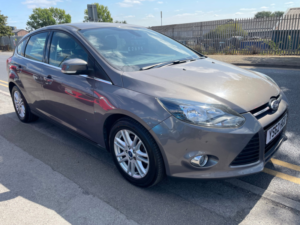 2012 Ford Focus 1.0t Ecoboost Titanium Hatchback 5dr Petrol Manual Euro 5 (s/s) (100 Ps) in Brown — image 2