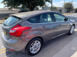 2012 Ford Focus 1.0t Ecoboost Titanium Hatchback 5dr Petrol Manual Euro 5 (s/s) (100 Ps) in Brown — image 5
