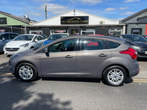 2012 Ford Focus 1.0t Ecoboost Titanium Hatchback 5dr Petrol Manual Euro 5 (s/s) (100 Ps) in Brown — image 6